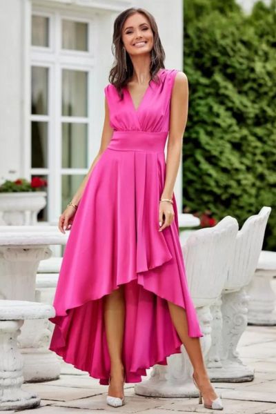 ciemno różowa elegancka długa sukienka na wesele i na studniówkę