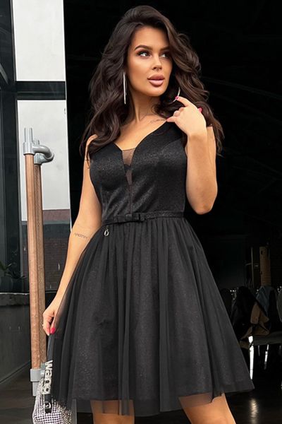 czarna sukienka koktajlowa 