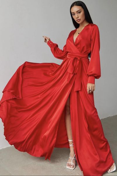 Czerwona satynowa długa sukienka z rozkloszowanym dołem Nel-RD01-XS