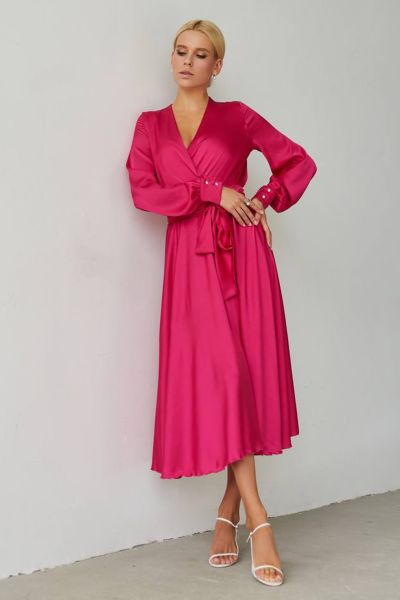 Różowa sukienka satynowa midi Elsa-PI03-XS