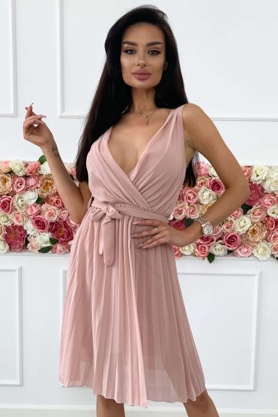 Różowa plisowana sukienka loly 