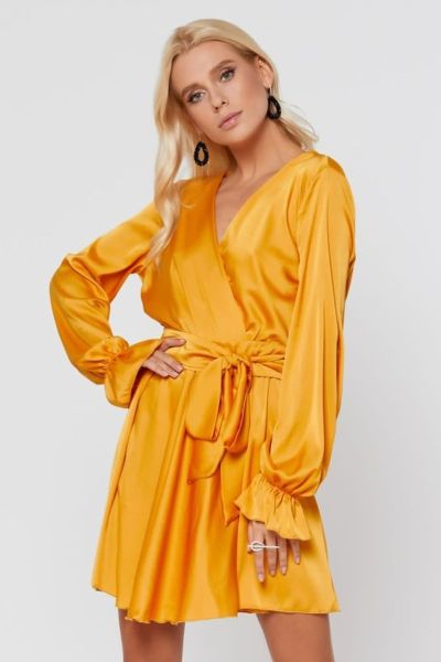 pomarańczowa sukienka satynowa 