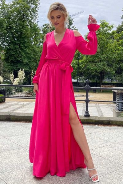 różowa długa satynowa sukienka maxi