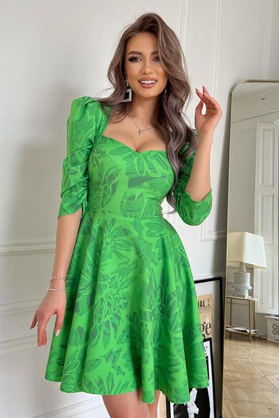 Krótka zielona sukienka w kwiaty na wesele Valentina
